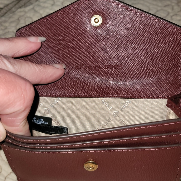 Merlot mk wallet - Picture 2 of 5